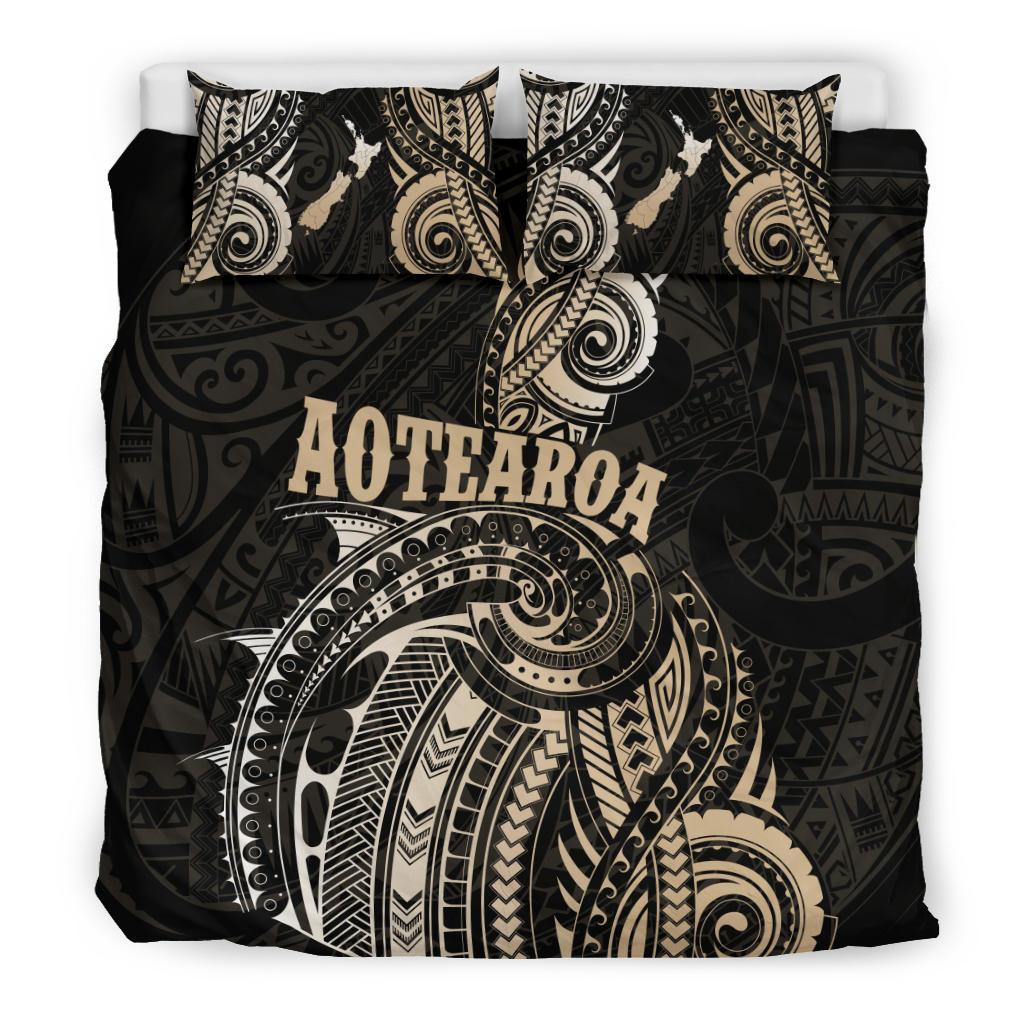 maori-tattoo-with-map-new-zealand-bedding-set