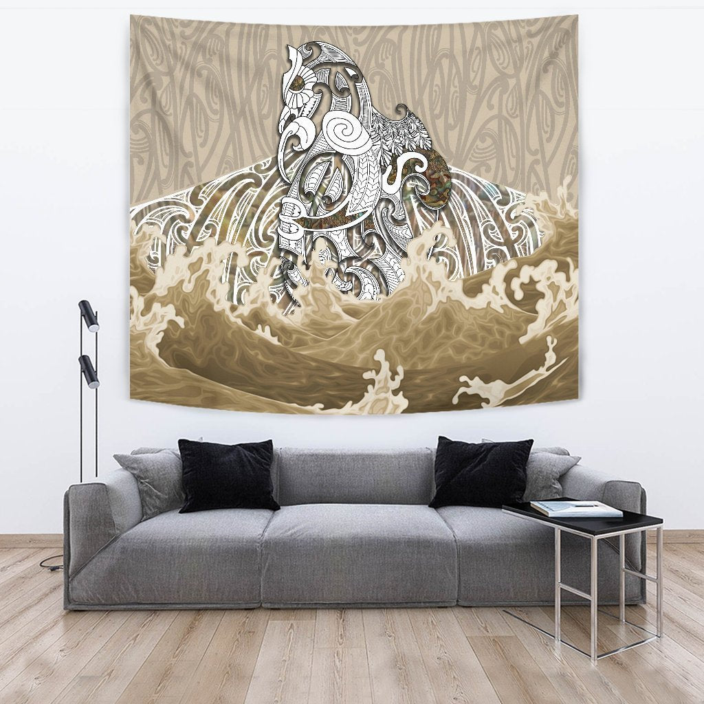 maori-manaia-the-blue-sea-tapestry-golden