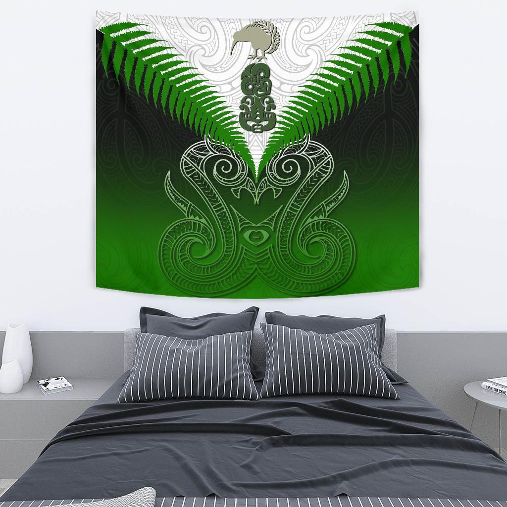 maori-manaia-new-zealand-tapestry-green