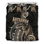 maori-tattoo-with-map-new-zealand-bedding-set