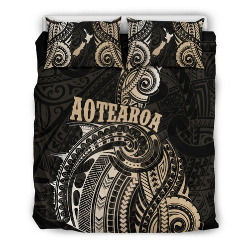maori-tattoo-with-map-new-zealand-bedding-set