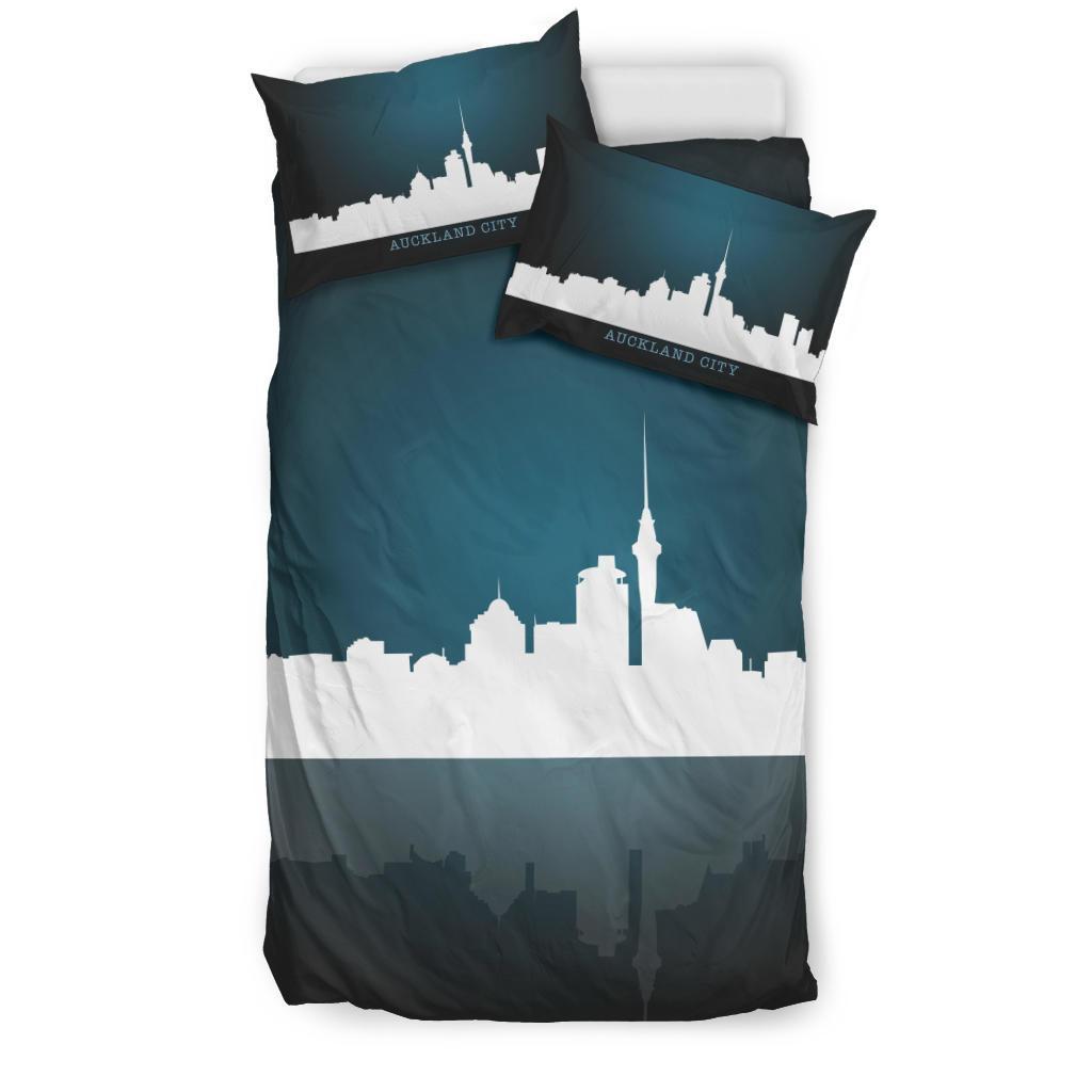 auckland-city-skyline-new-zealand-black