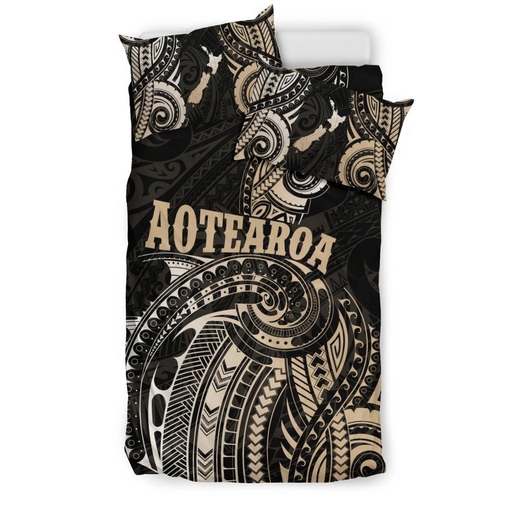 maori-tattoo-with-map-new-zealand-bedding-set