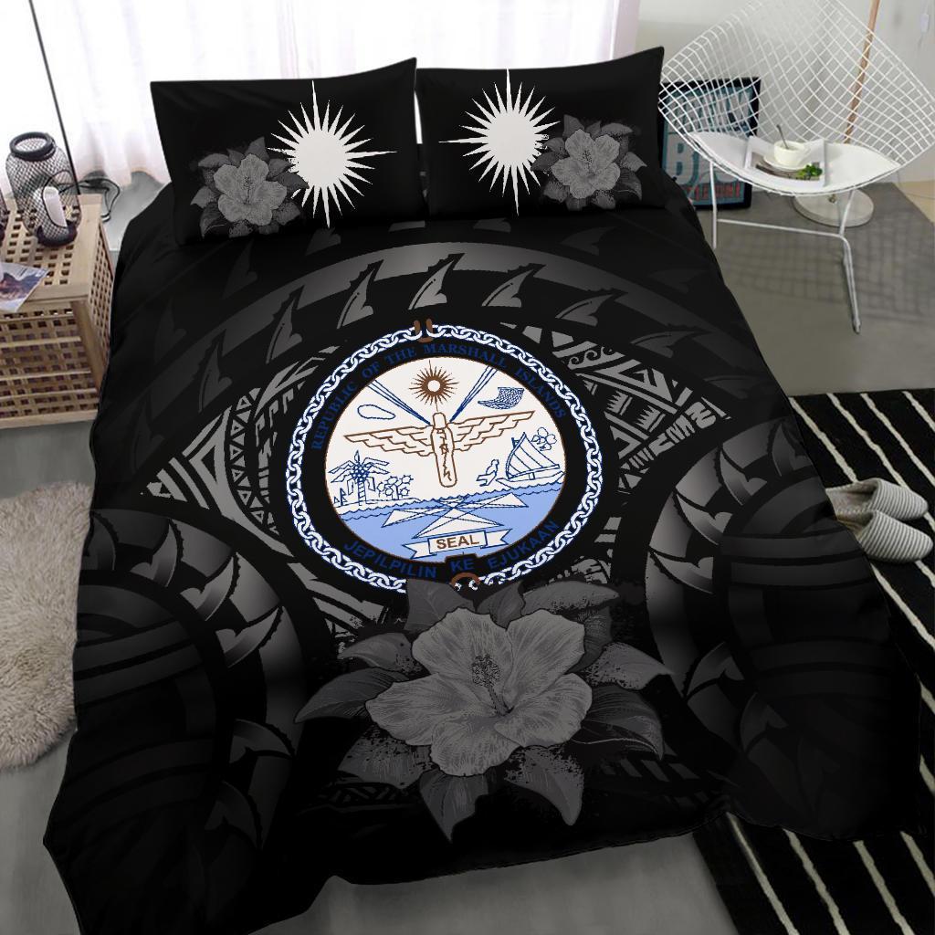 marshall-island-gray-hibiscus-bedding-set