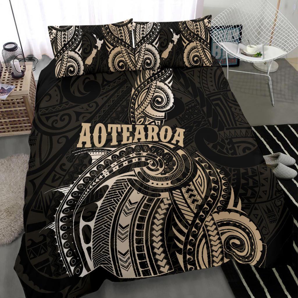 maori-tattoo-with-map-new-zealand-bedding-set
