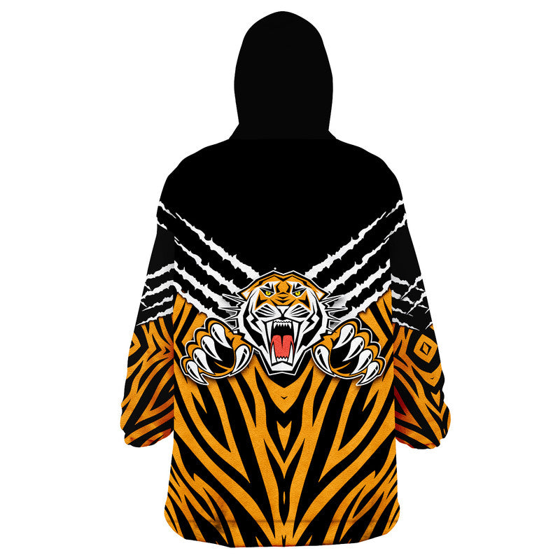tigers-rugby-wearable-blanket-hoodie