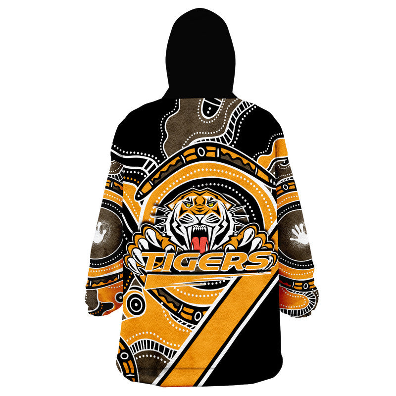 tigers-rugby-wearable-blanket-hoodie-indigenous