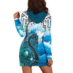 custom-personalised-manaia-maori-hoodie-dress-fern-aotearoa-blue-waves