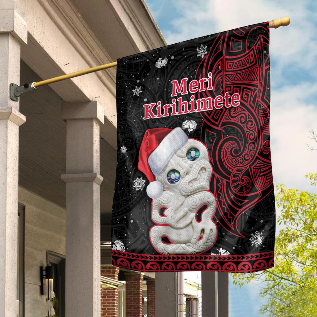 new-zealand-christmas-flag-hei-tiki-red-pohutukawa-meri-kirihimete