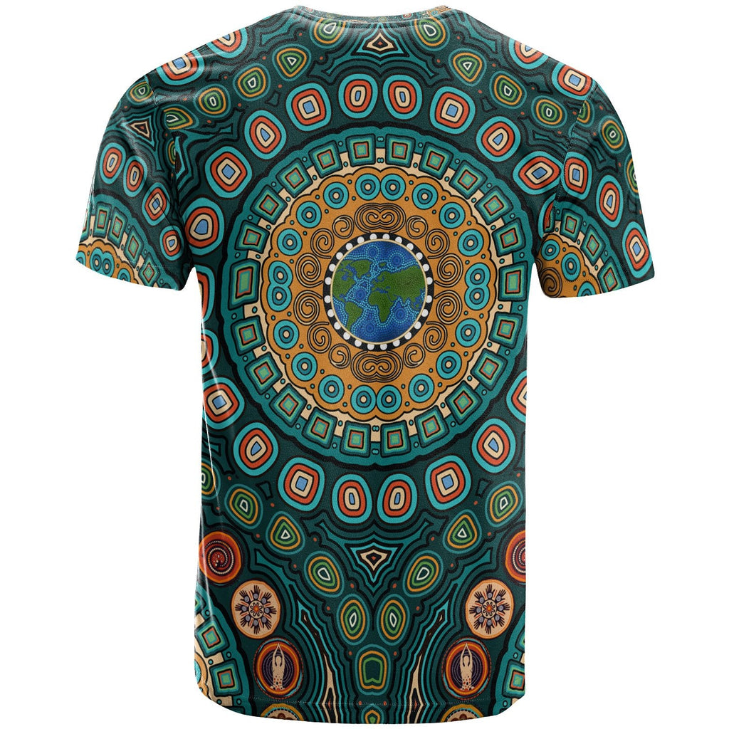 t-shirt-aboriginal-green-dot-painting-with-earth