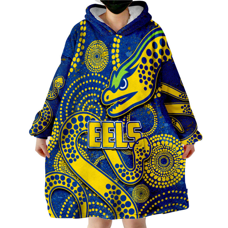 eels-rugby-wearable-blanket-hoodie-aboriginal-circle