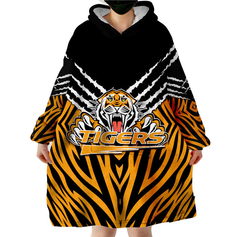 tigers-rugby-wearable-blanket-hoodie