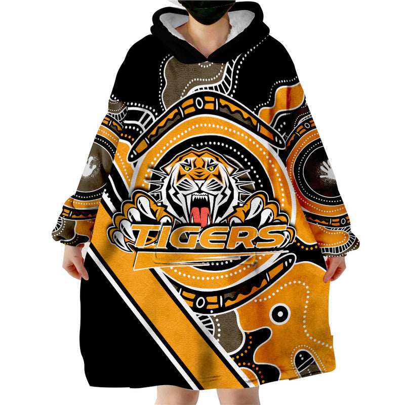 tigers-rugby-wearable-blanket-hoodie-indigenous