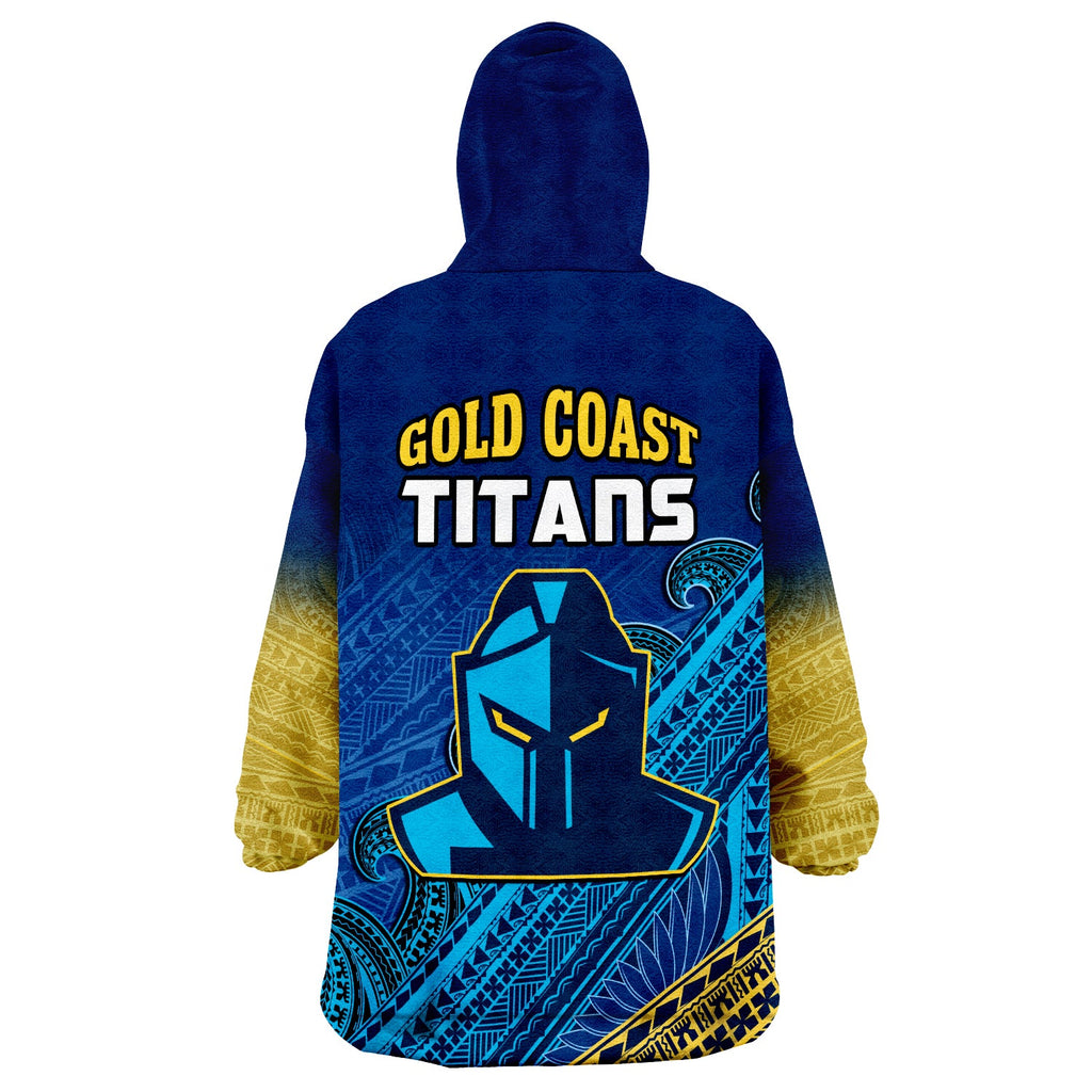gold-coast-titans-rugby-wearable-blanket-hoodie-pasifika-gradient-polynesian-pattern