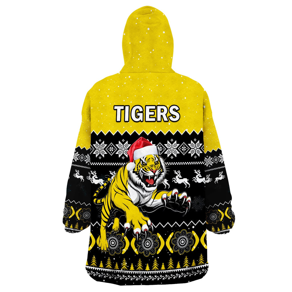 richmond-football-wearable-blanket-hoodie-tigers-indigenous-merry-christmas
