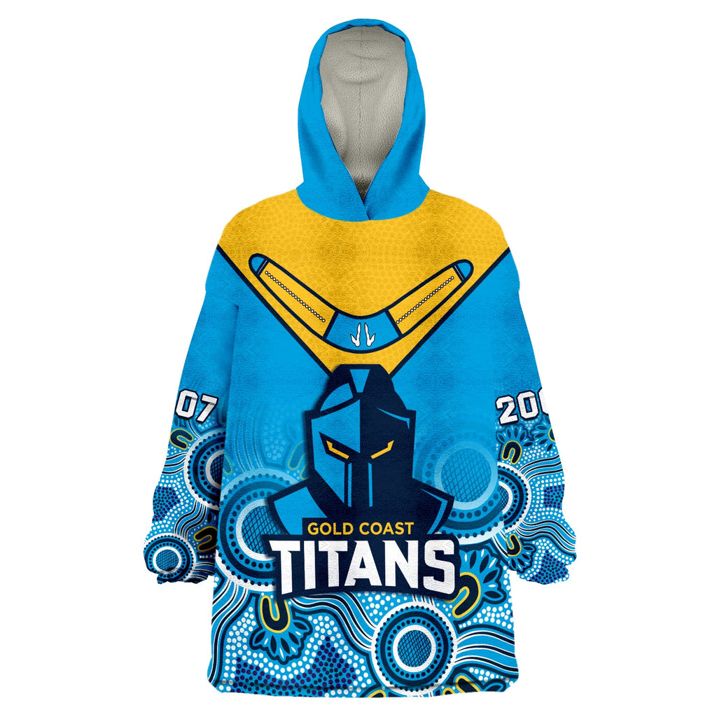 custom-text-and-number-titans-rugby-wearable-blanket-hoodie-gold-coast-2007-aboriginal-art