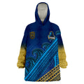 gold-coast-titans-rugby-wearable-blanket-hoodie-pasifika-gradient-polynesian-pattern