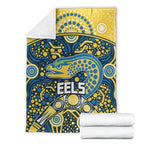 parramatta-eels-rugby-premium-blanket-boomerang-indigenous-dots