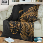 new-zealand-haka-rugby-maori-premium-blanket-silver-fern-vibes-gold