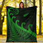 new-zealand-rugby-maori-premium-blanket-silver-fern-koru-vibes-green