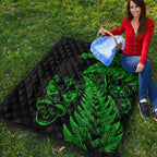 new-zealand-haka-rugby-maori-premium-quilt-silver-fern-vibes-green