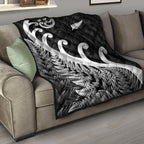 new-zealand-rugby-maori-premium-quilt-silver-fern-koru-vibes-black