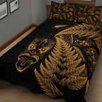new-zealand-haka-rugby-maori-quilt-bed-set-silver-fern-vibes-gold