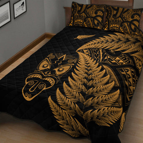 new-zealand-haka-rugby-maori-quilt-bed-set-silver-fern-vibes-gold