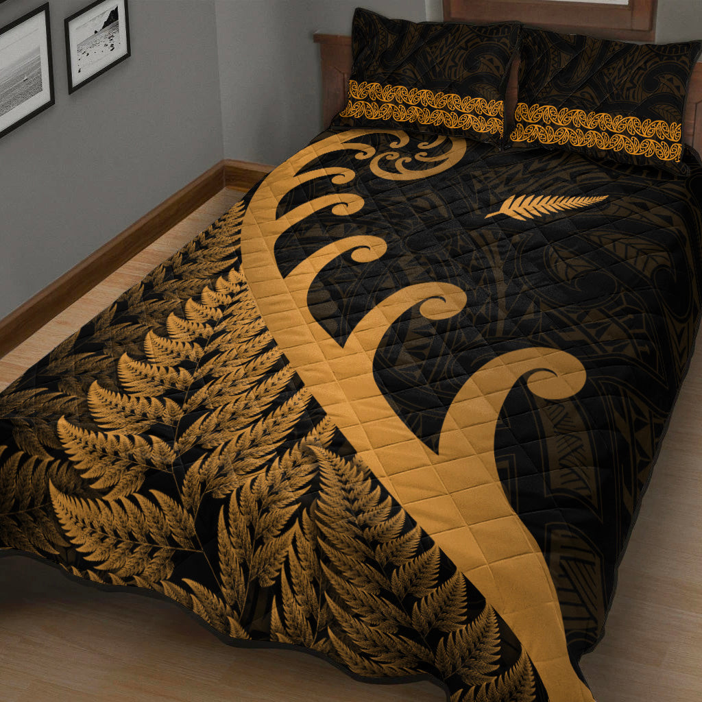 new-zealand-rugby-maori-quilt-bed-set-silver-fern-koru-vibes-gold