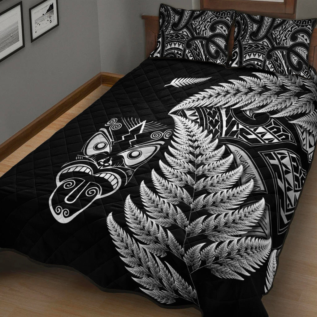 new-zealand-haka-rugby-maori-quilt-bed-set-silver-fern-vibes-black