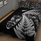 new-zealand-haka-rugby-maori-quilt-bed-set-silver-fern-vibes-black