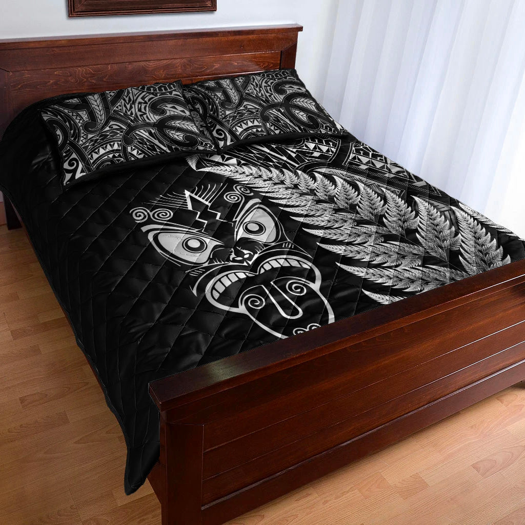 new-zealand-haka-rugby-maori-quilt-bed-set-silver-fern-vibes-black