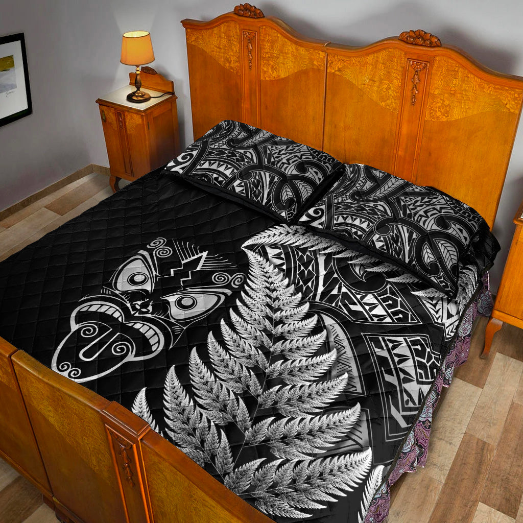 new-zealand-haka-rugby-maori-quilt-bed-set-silver-fern-vibes-black