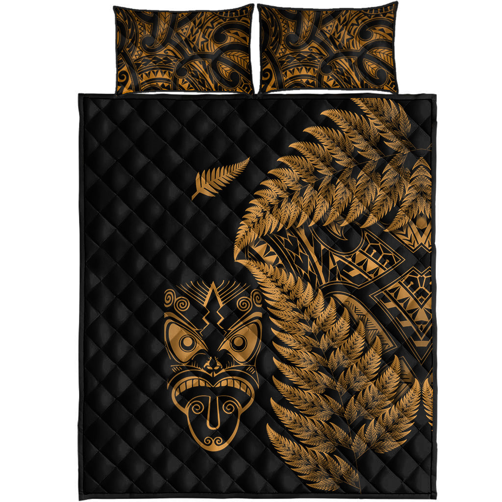 new-zealand-haka-rugby-maori-quilt-bed-set-silver-fern-vibes-gold