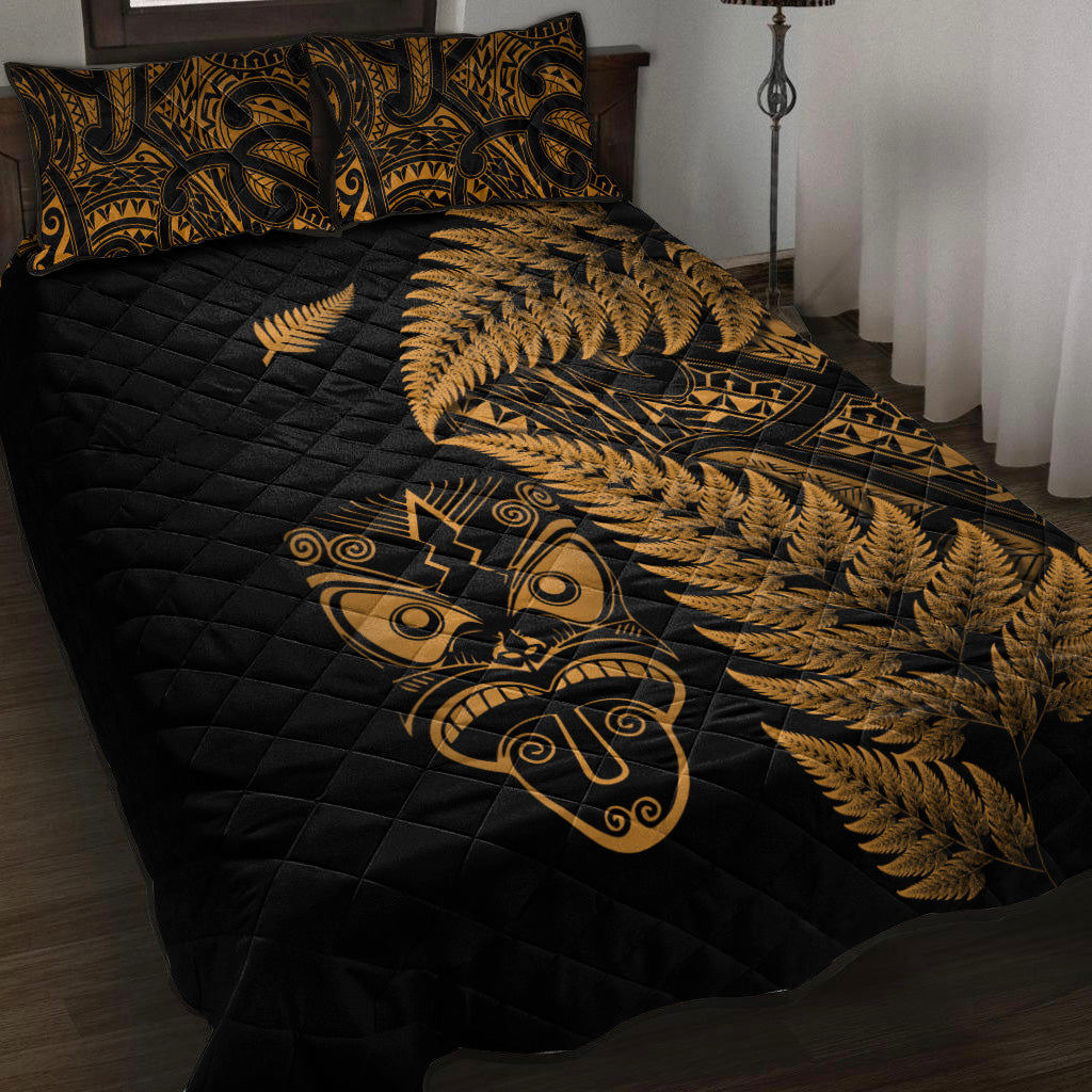 new-zealand-haka-rugby-maori-quilt-bed-set-silver-fern-vibes-gold