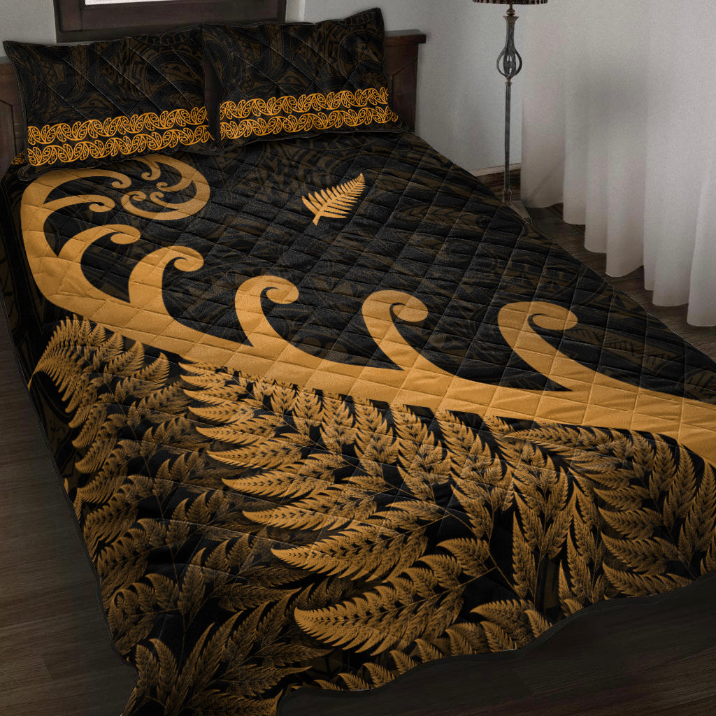 new-zealand-rugby-maori-quilt-bed-set-silver-fern-koru-vibes-gold