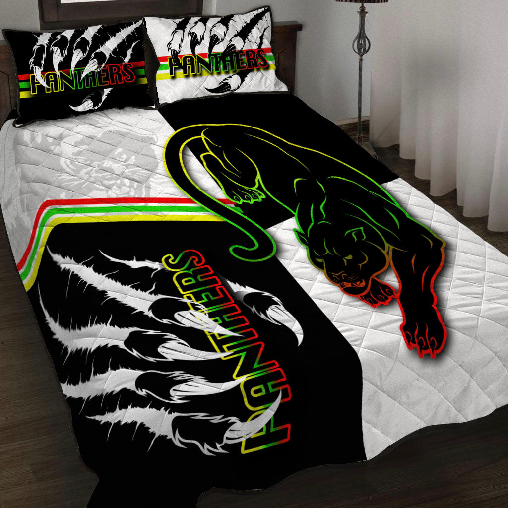 panthers-quilt-bed-set-claws-half-black-white-style