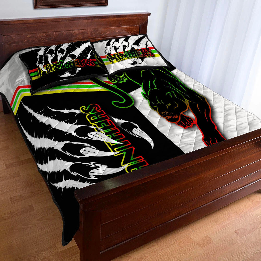 panthers-quilt-bed-set-claws-half-black-white-style
