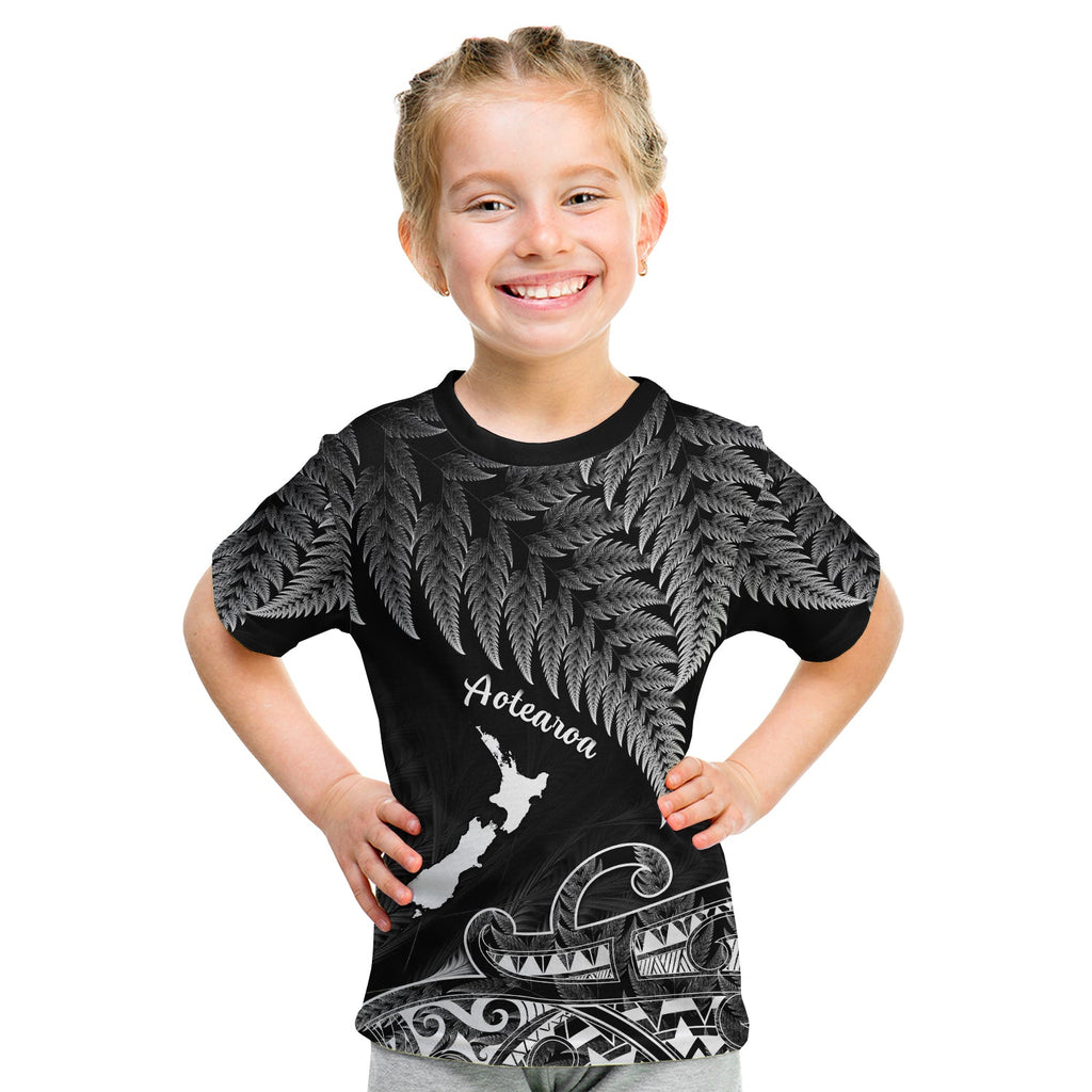 custom-personalised-new-zealand-silver-fern-t-shirt-aotearoa-map-maori