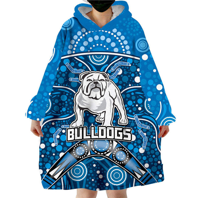 bulldogs-rugby-wearable-blanket-hoodie-boomerang-indigenous-dots