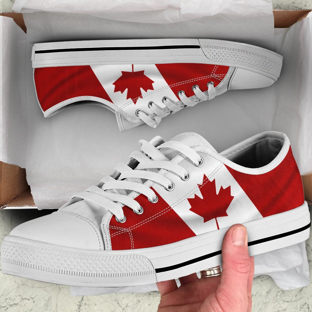 canada-waving-flag-low-top-shoes