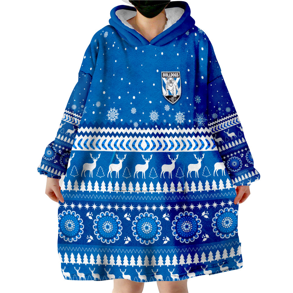 custom-personalised-bulldogs-christmas-canterbury-bankstown-wearable-blanket-hoodie