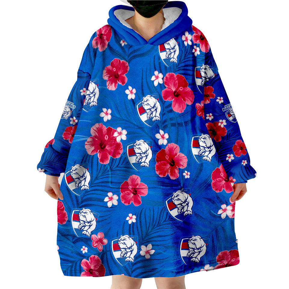 custom-personalised-bulldogs-football-western-premiers-tropical-flowers-simple-wearable-blanket-hoodie