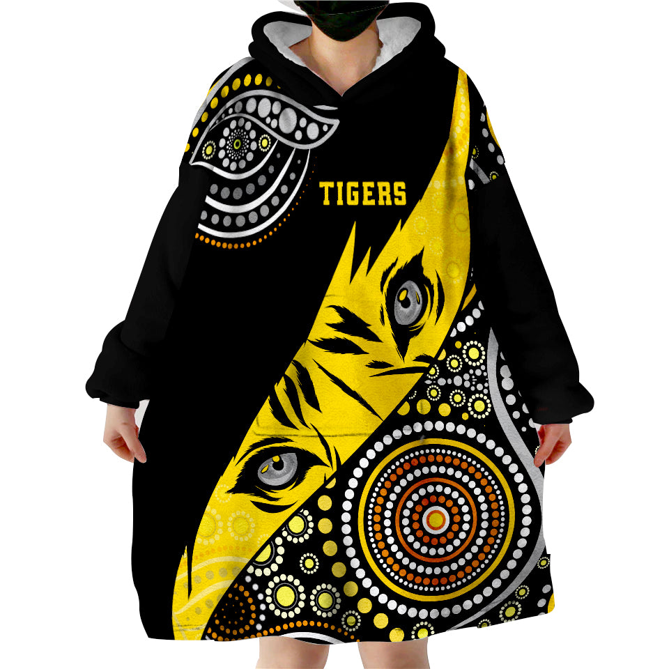custom-personalised-richmond-indigenous-tigers-football-wearable-blanket-hoodie