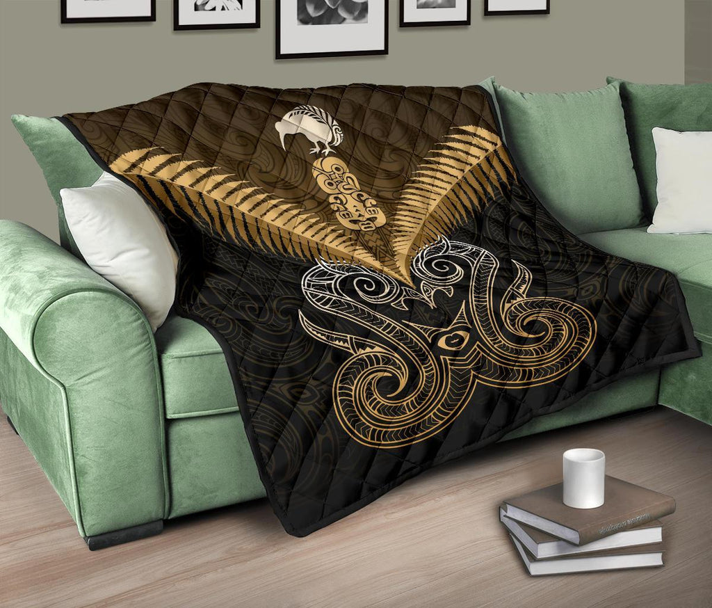 maori-manaia-new-zealand-premium-quilt-gold