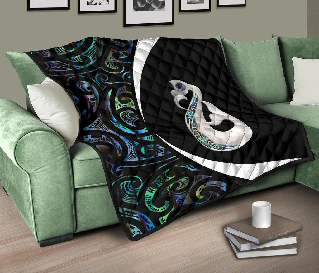 new-zealand-maori-manaia-paua-shell-premium-quilt-circle-style