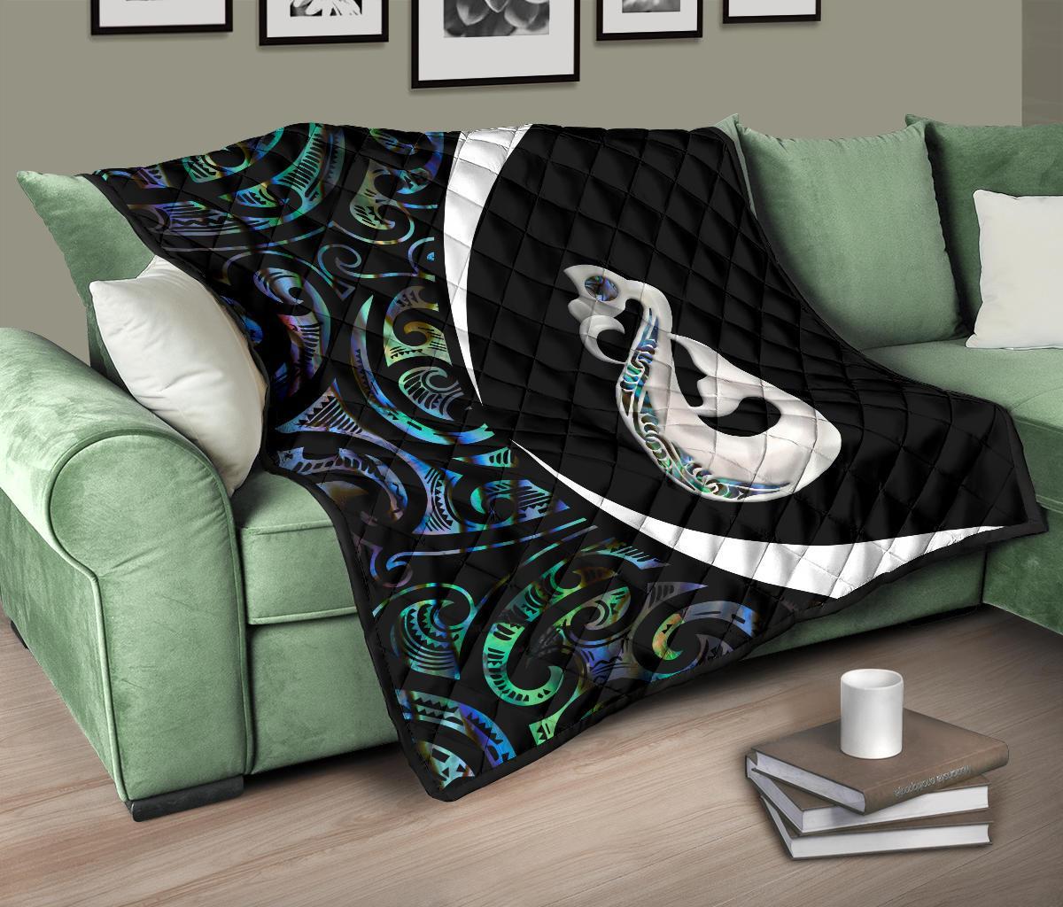 new-zealand-maori-manaia-paua-shell-premium-quilt-circle-style