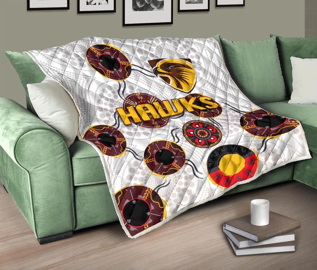 hawthorn-premium-quilt-hawks-indigenous-white