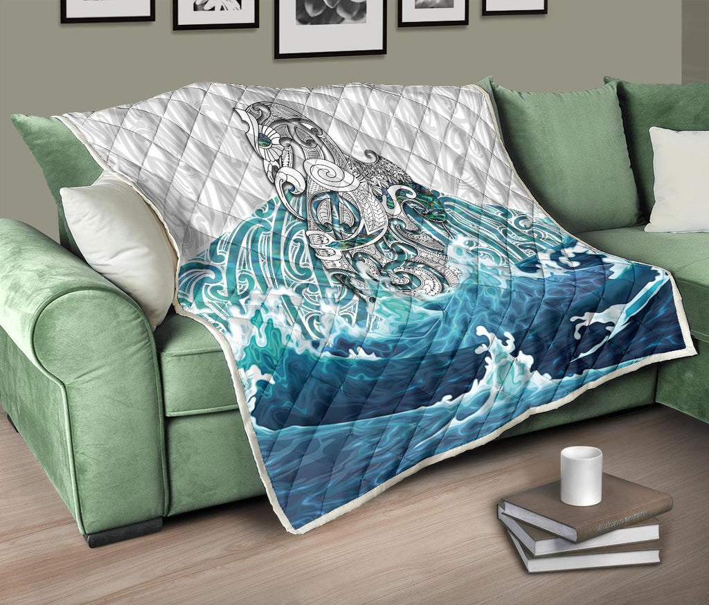 maori-manaia-the-blue-sea-premium-quilt-white