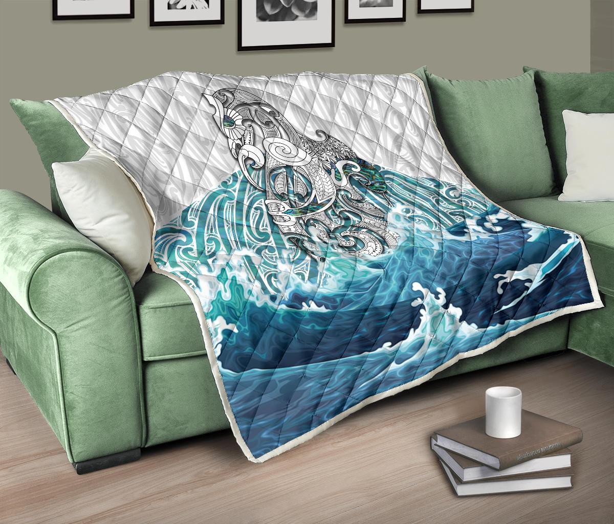 maori-manaia-the-blue-sea-premium-quilt-white